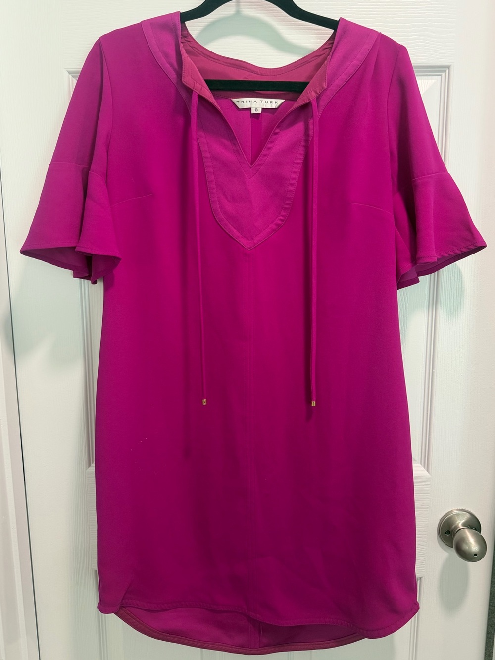 Trina Turk Womens Size 10 Shift dress Fuchsia Pink bell sleeve v neck dress